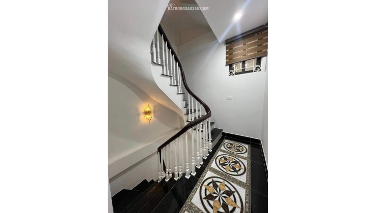 Cho thuê nhà, THANG MÁY, 82m2- 4T, Nguyễn Tuân, Vũ Trọng Phụng -32 tr